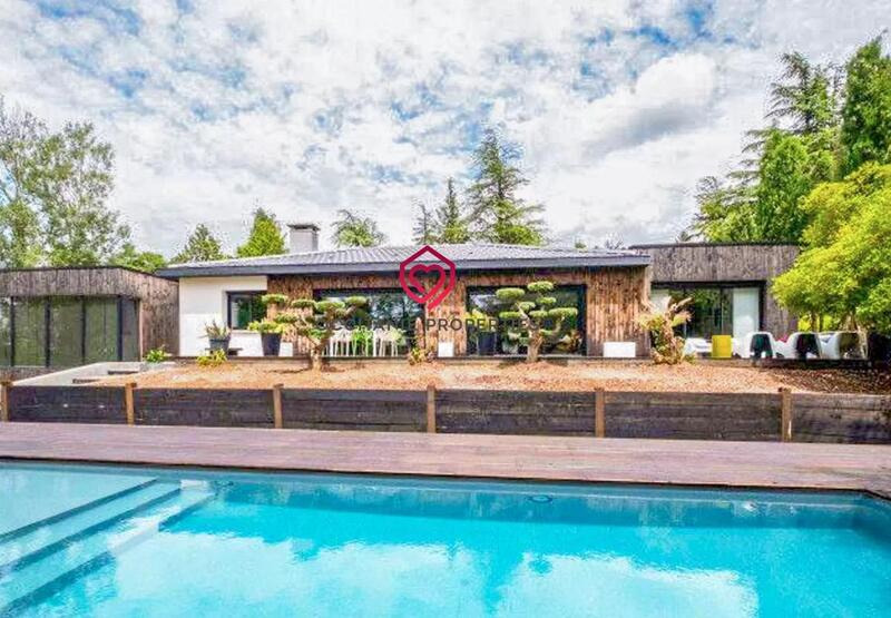 Villa - 246 m² - 6 pièces