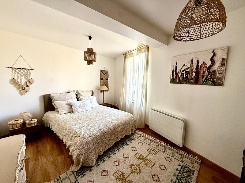 Maison - 250 m² - 8 pièces