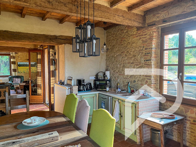 Maison - 228 m² - 7 pièces