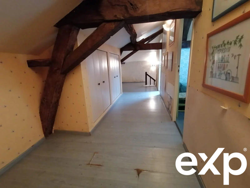 Maison traditionnelle - 141 m² - 6 pièces