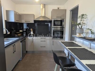 Maison traditionnelle - 120 m² - 6 pièces