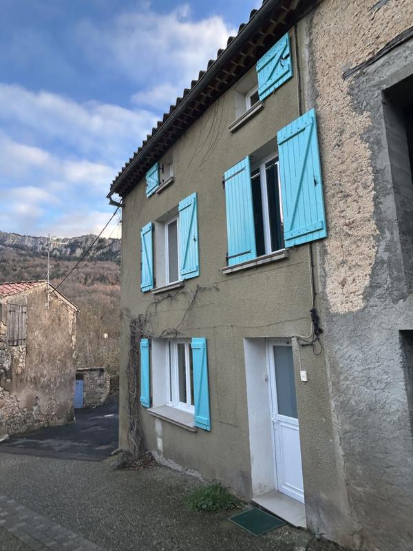 Maison - 90 m² - 6 pièces