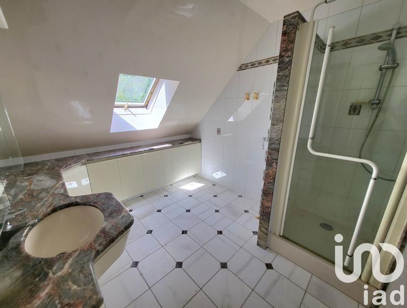 Maison - 137 m² - 6 pièces