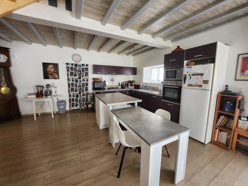 Maison - 270 m² - 16 pièces