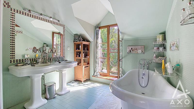 Maison - 371 m² - 12 pièces