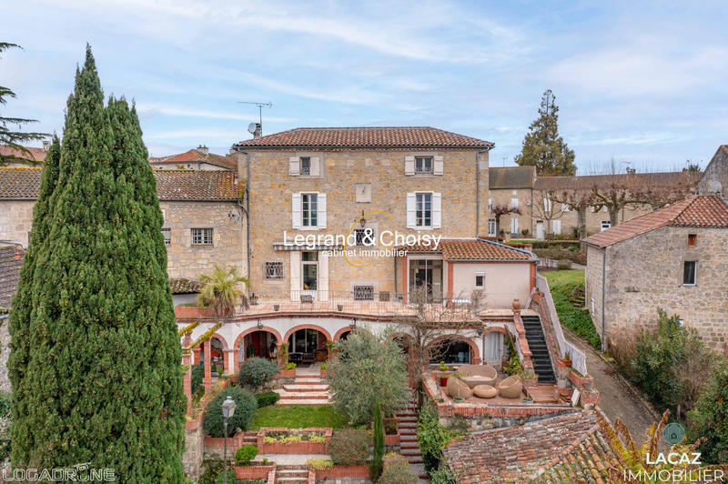 Maison - 320 m² - 10 pièces