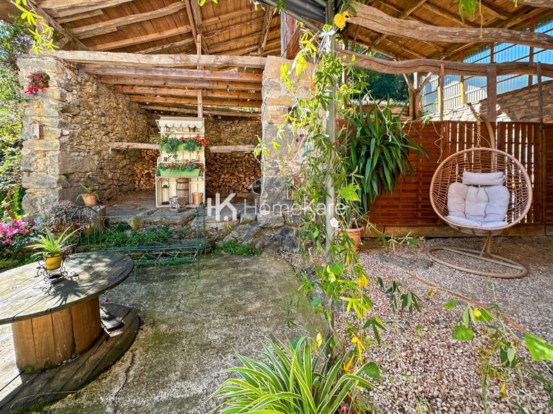 Maison - 300 m² - 9 pièces