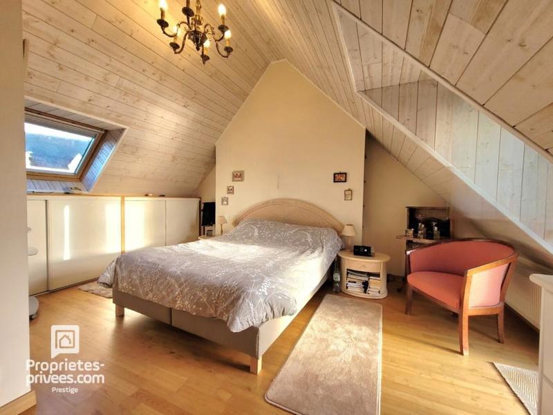 Maison - 172 m² - 7 pièces