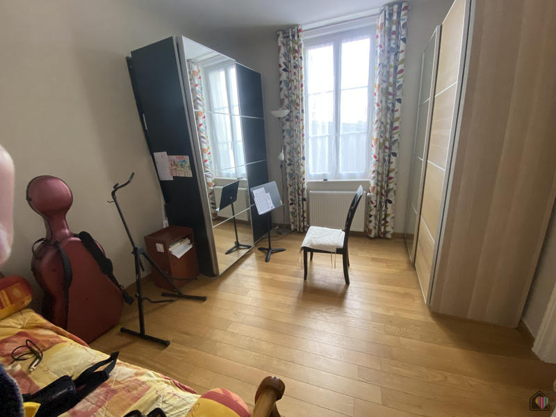 Maison traditionnelle - 163 m² - 6 pièces