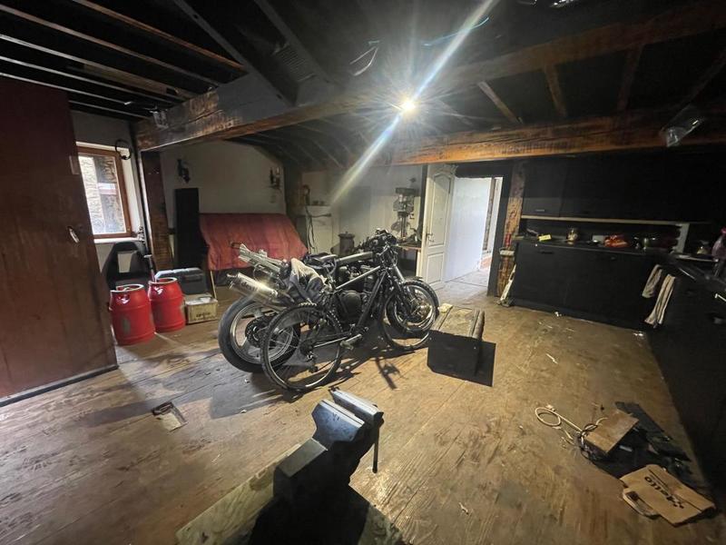 Maison - 300 m² - 4 pièces