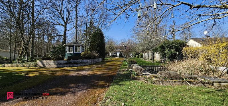 Maison - 228 m² - 9 pièces