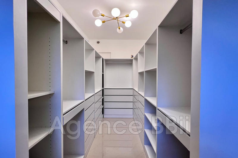 Appartement - 157 m² - 5 pièces