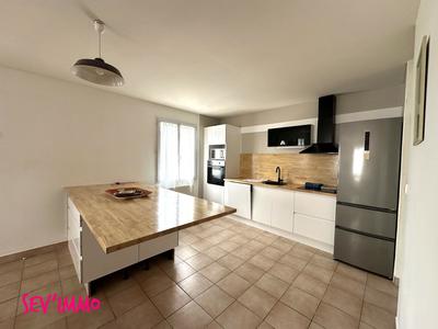 Maison - 92 m² - 4 pièces