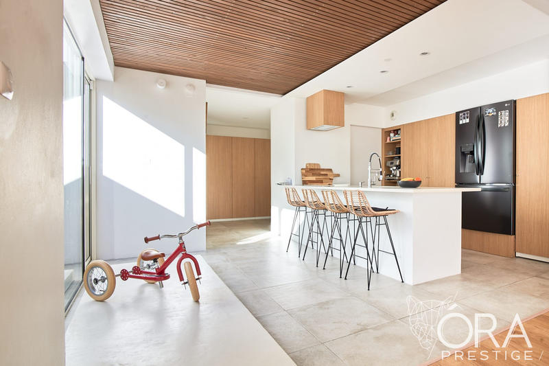 Maison contemporaine - 208 m² - 8 pièces