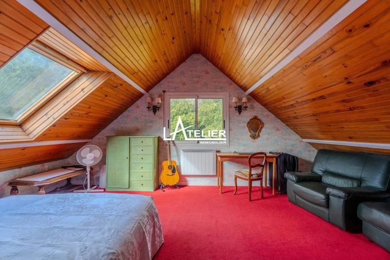 Maison - 230 m² - 11 pièces