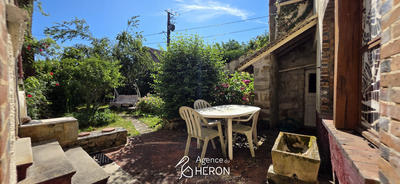 Maison - 201 m² - 7 pièces