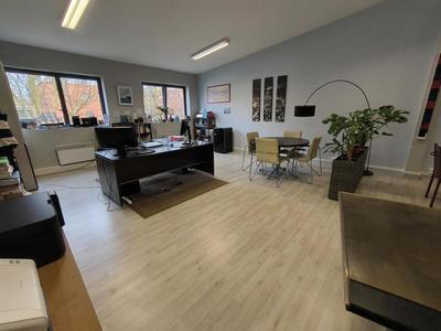 Bureau - 60 m² - 1 pièce