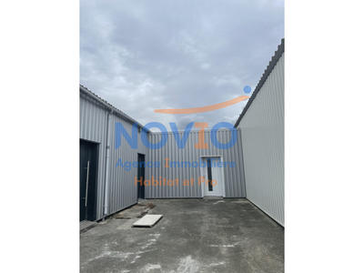 Bureau - 737 m² - 1 pièce