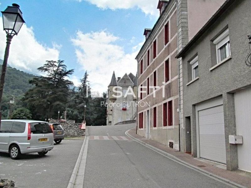 Maison - 205 m² - 7 pièces