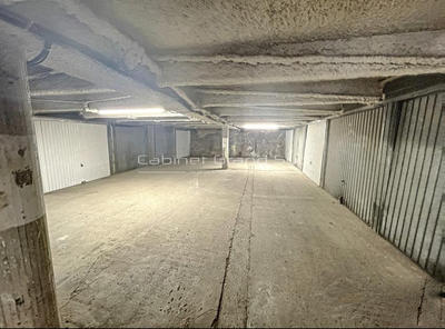 Parking / Garage - 14 m²