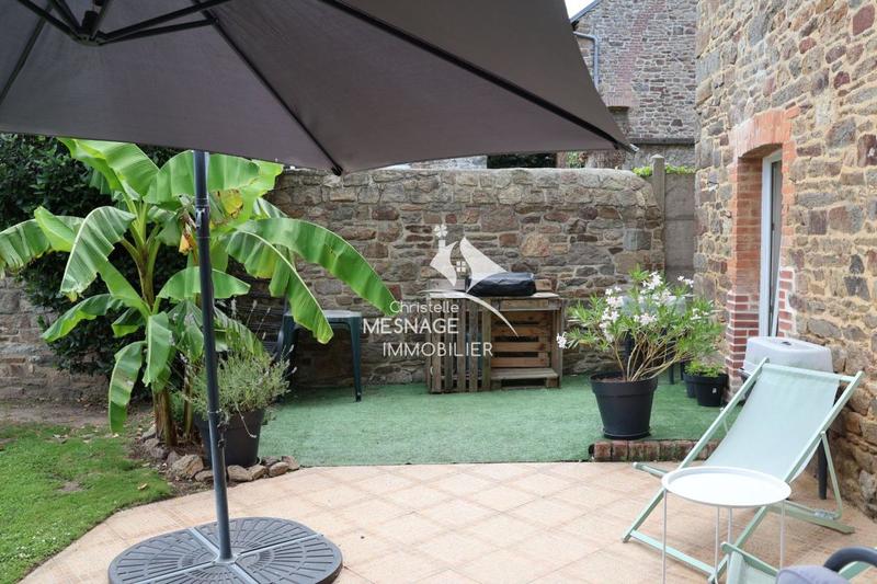 Demeure - 224 m² - 8 pièces