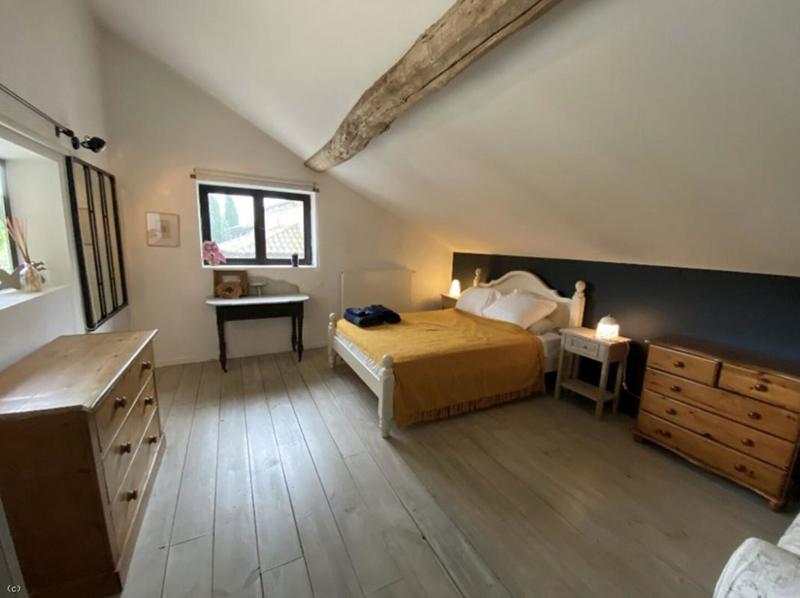 Maison - 333 m² - 10 pièces