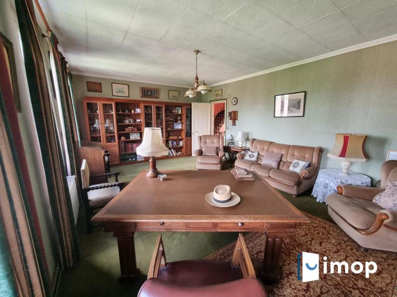 Maison - 230 m² - 7 pièces