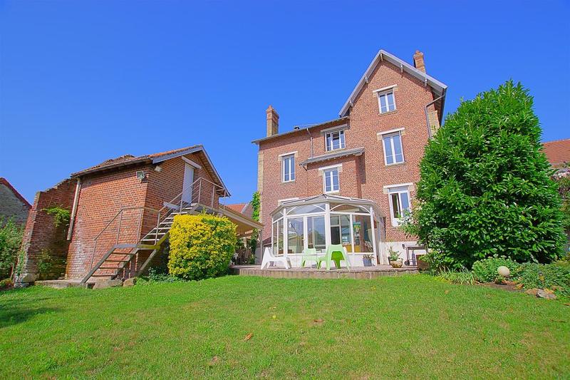 Maison - 286 m² - 9 pièces