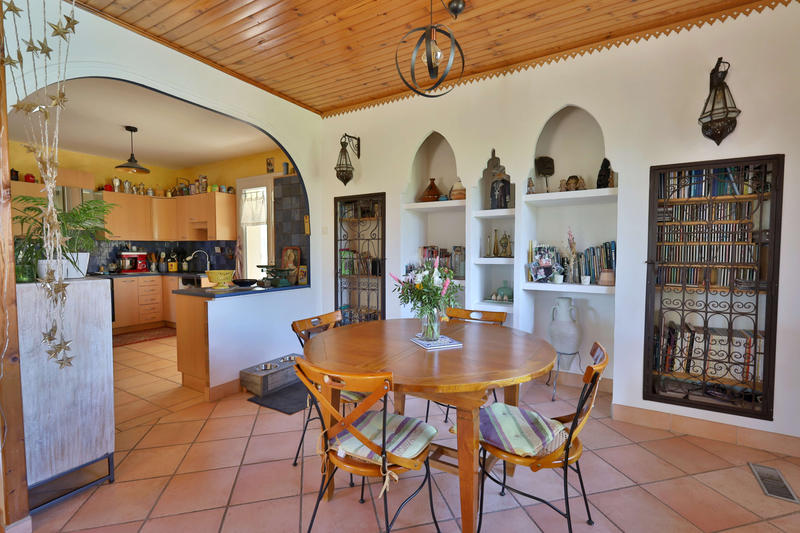 Maison - 185 m² - 6 pièces