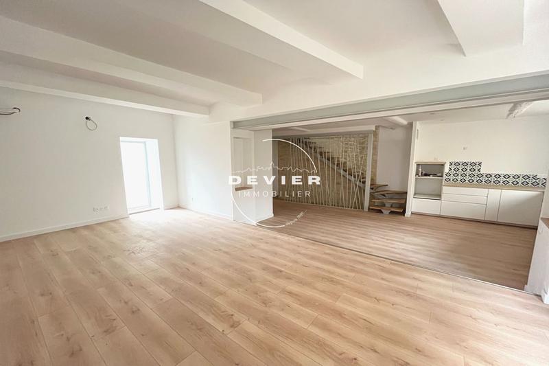 Maison de village - 94 m² - 4 pièces