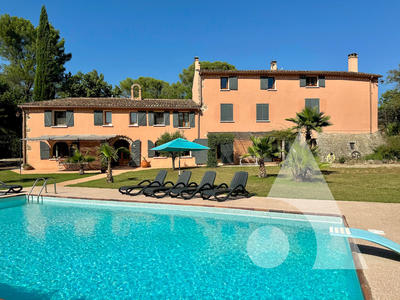 Maison - 470 m² - 17 pièces