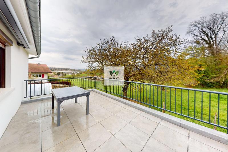 Maison - 102 m² - 4 pièces