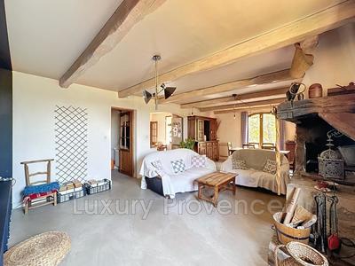 Maison - 141 m² - 6 pièces