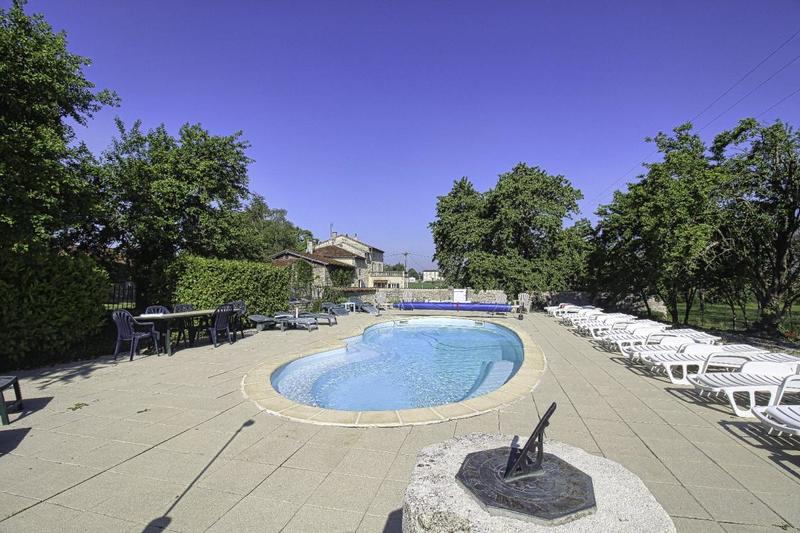 Gîte - 880 m² - 40 pièces