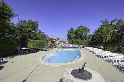 Gîte - 880 m² - 40 pièces