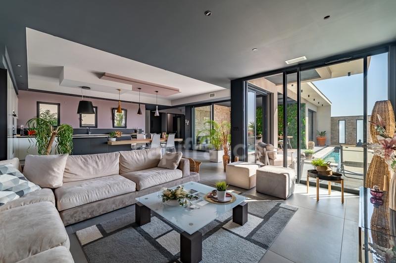 Maison - 180 m² - 6 pièces