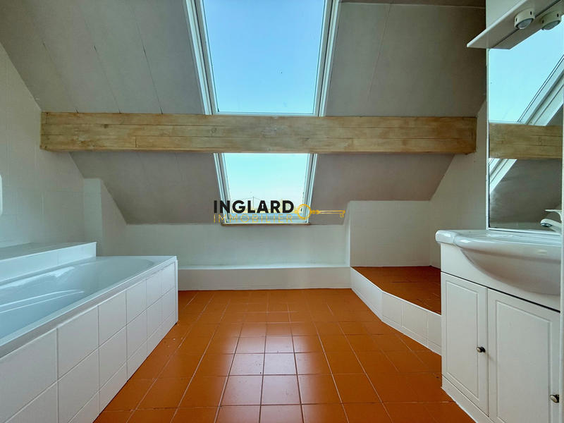 Maison - 205 m² - 8 pièces