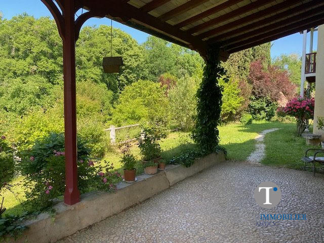 Maison ancienne - 700 m² - 14 pièces