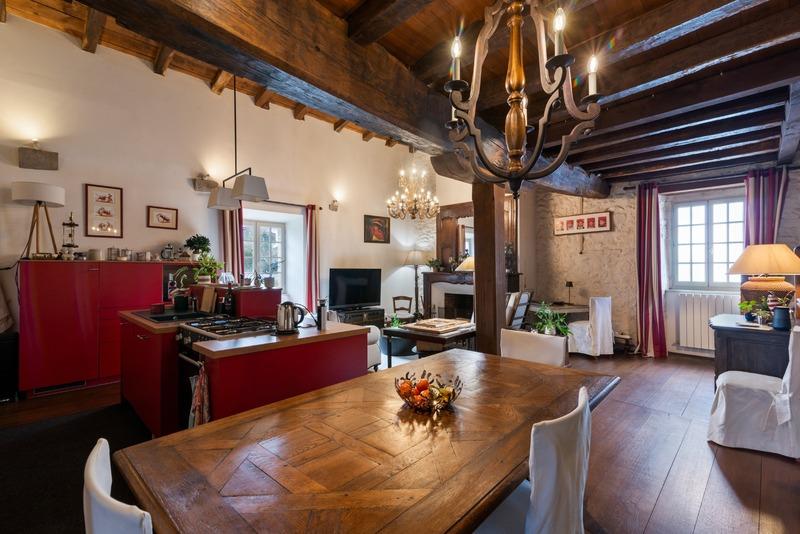 Maison - 650 m² - 14 pièces