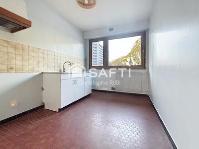 Appartement - 85 m² - 4 pièces
