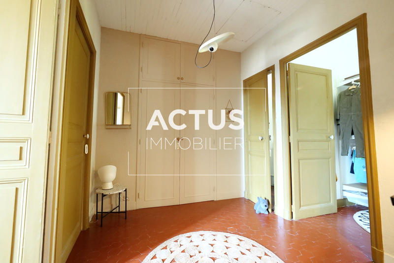 Maison - 182 m² - 7 pièces