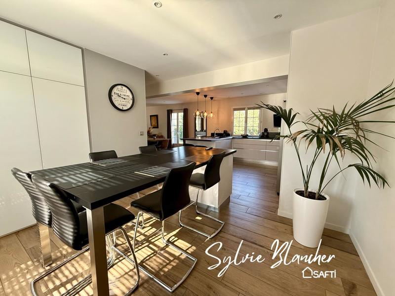 Maison - 197 m² - 7 pièces