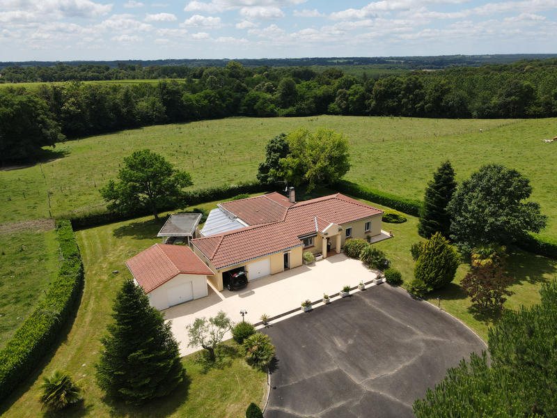 Maison - 188 m² - 7 pièces