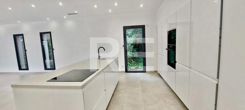 Maison - 175 m² - 6 pièces