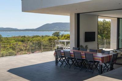 Villa - 265 m² - 9 pièces