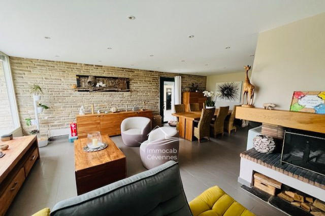 Maison - 206 m² - 2 pièces