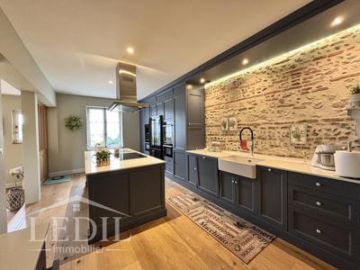 Maison en pierre - 300 m² - 6 pièces