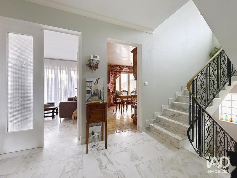 Maison - 196 m² - 7 pièces