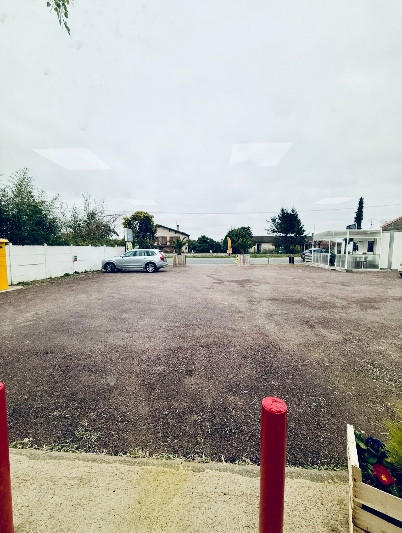 Local commercial - 400 m² - 6 pièces