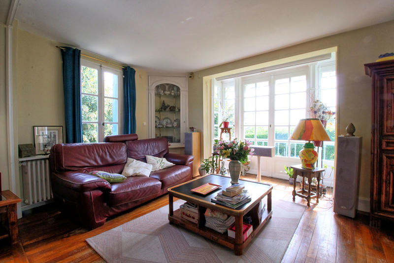 Maison - 291 m² - 11 pièces